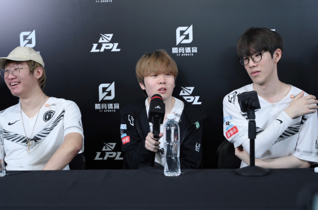 还需男女选 还需男女选